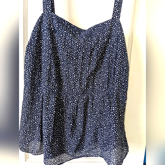 Gap Cami Swing Top - Picture 2 of 9